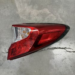 18-22 Toyota C-HR Rear Right Passenger Side Outer Tail Light Lamp OEM