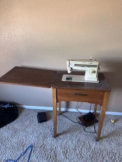 Vintage Singer Stylist 513 Sewing Machine with Original Cabinet