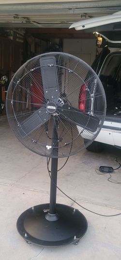 New 35" 3 speed industrial fan with misters bae has wheels firm price .