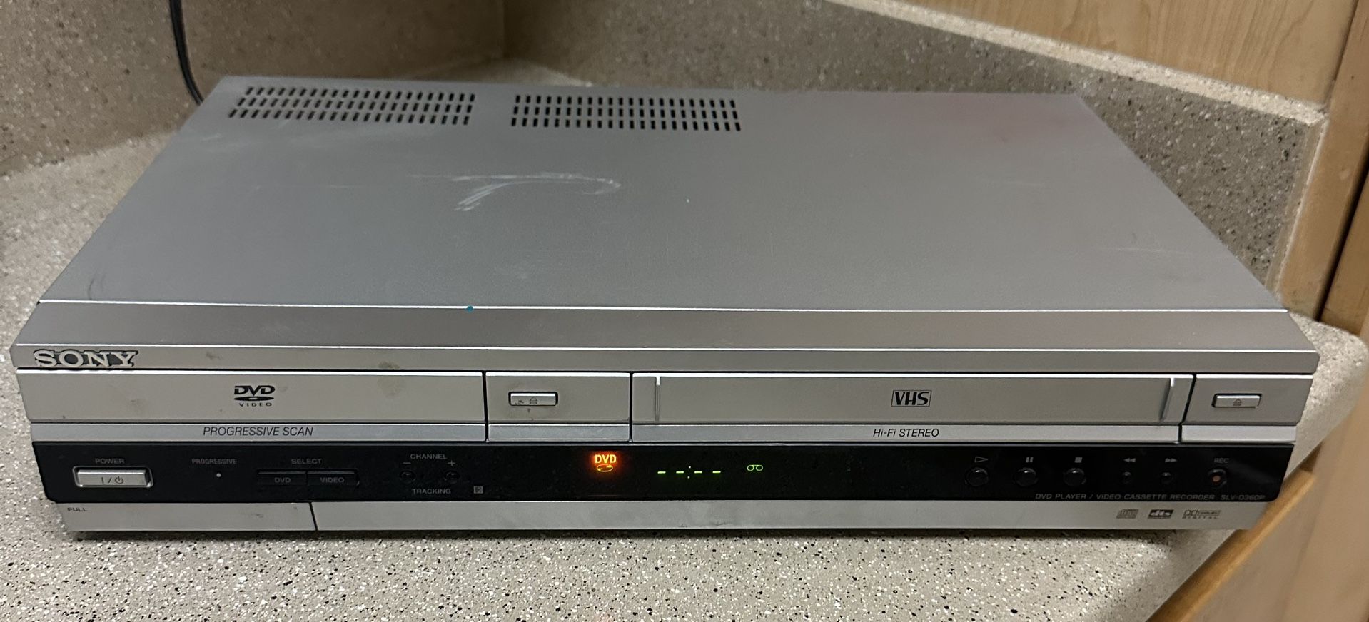 Sony SLV-D360P DVD VCR VHS Combo Player Play Tested - NO REMOTE