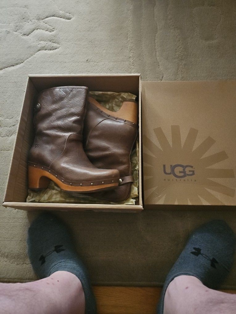 UGG Women Boots