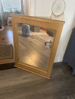 40” X 30” Gold Mirror Pick Up Near Beach In University Boulevard