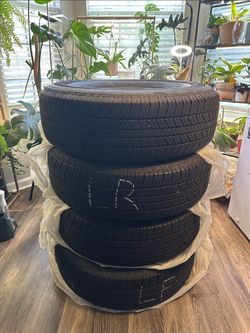 (4) Bridgestone Dueler H/T 684 II P265/70R17 – 7/32" Tread