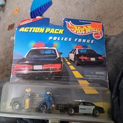 New Hot Wheels Action Pack