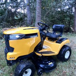 FS: 2020 Cub-Cadet XT1 LT42 Mower Riding Lawnmower 
