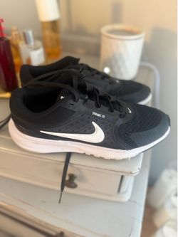 Boys size 5y Nike
