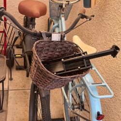 Couple Beach Cruiser 