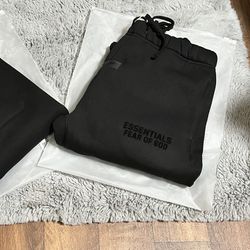 Essential “Cuffed” Sweats 