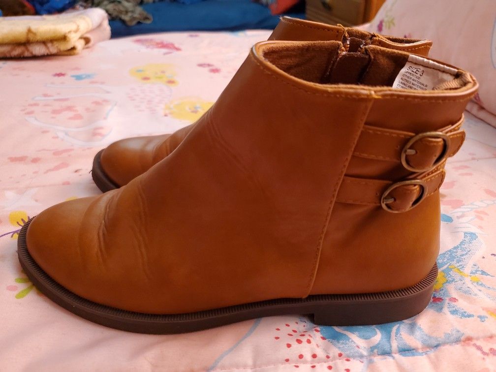 Girl booties