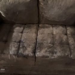   
📺 FOR SALE: Couch + Matching Loveseat Set – $75.