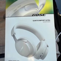 New Sealed in box  Bose QuietComfort Ultra Bluetooth  Noise Cancelling Headphones