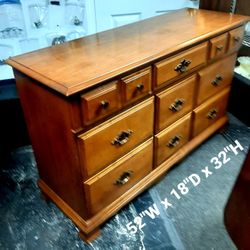 Vintage Colonial Rock Maple 6 Drawer Dresser / Maple Chest Of Drawers / Wooden Dresser / Quality Furniture 