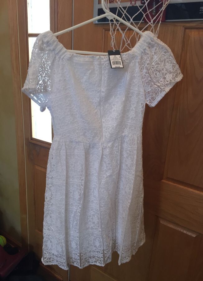 Ladies white dress -xs
