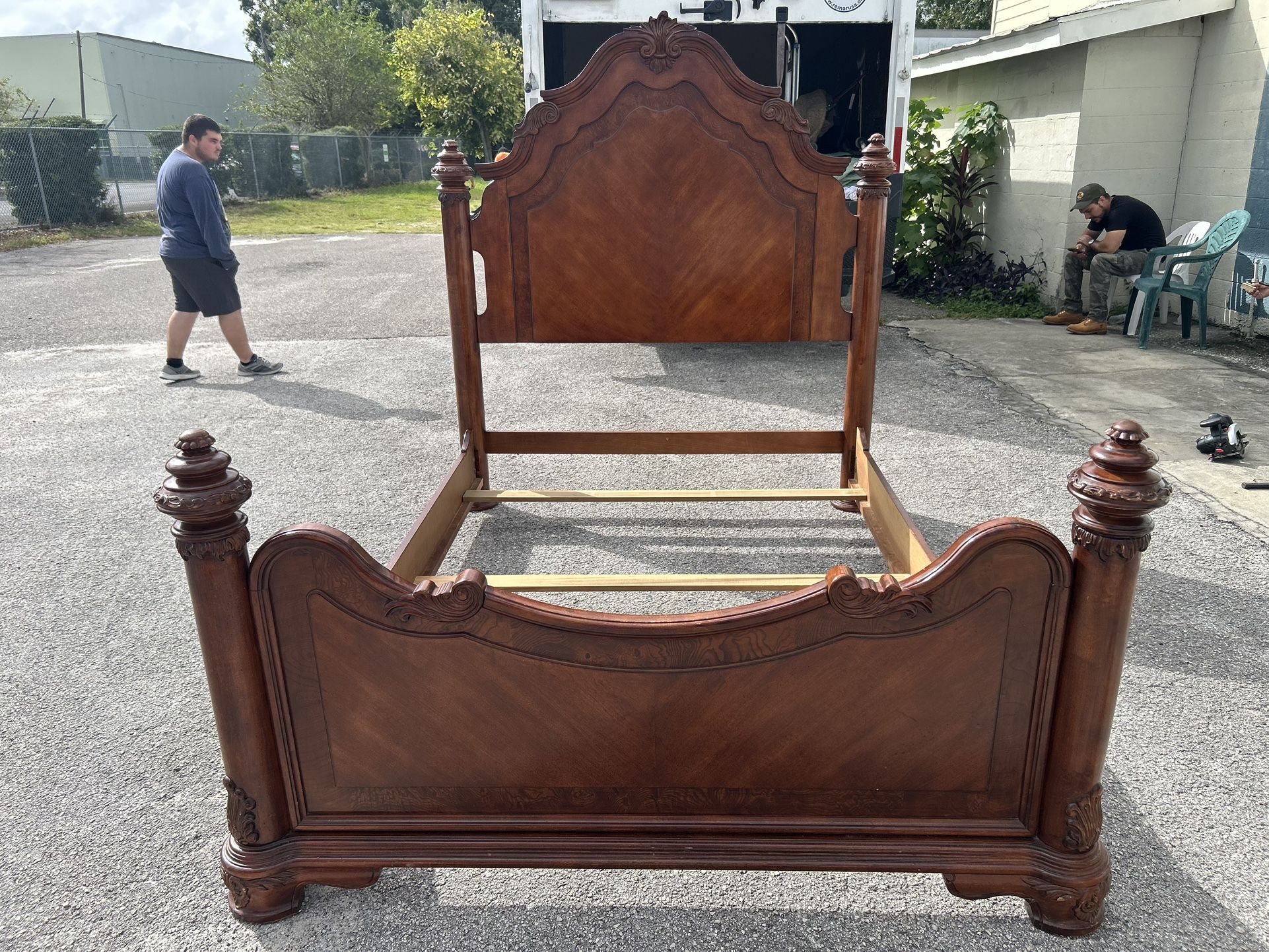 Queen Solid Wood Bed Classic Style