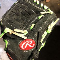 Rawlings 9 1/2 Inch Baseball Glove 