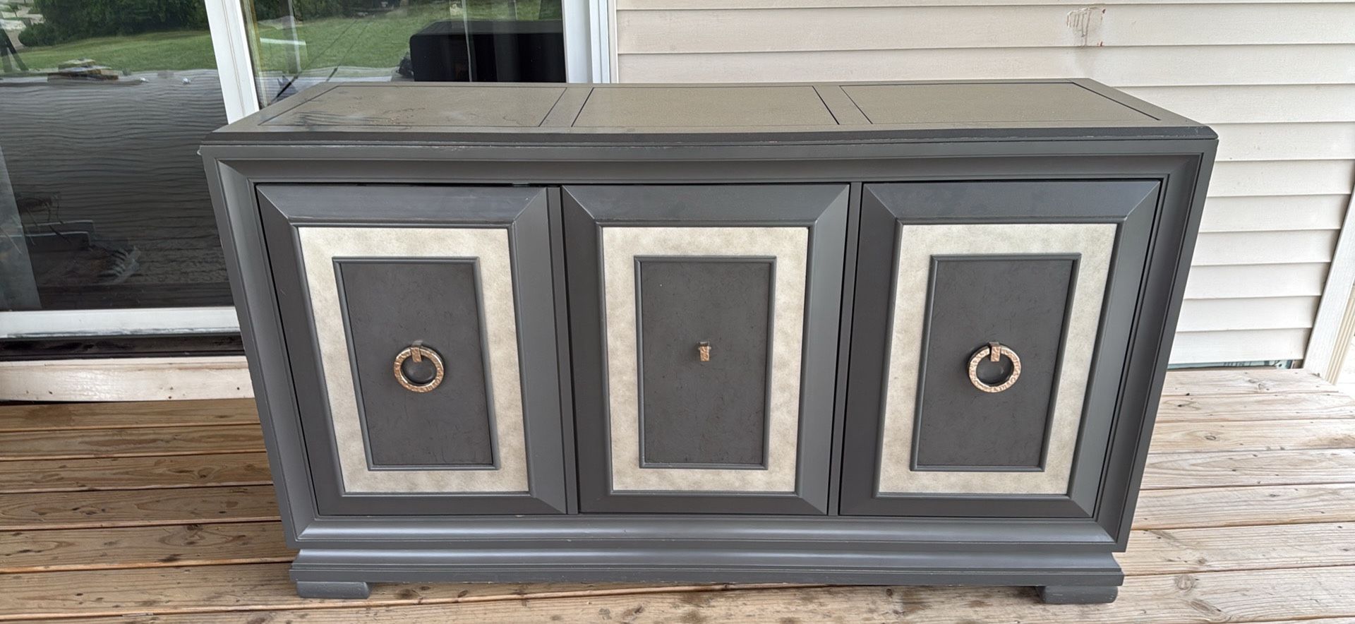Big Dresser