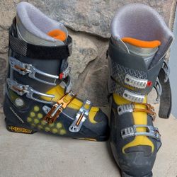 Salomon Ski Boots size 28