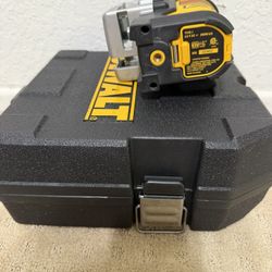 DEWALT LEVELING LASER 