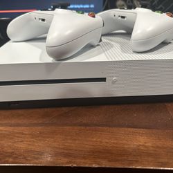 1TB Xbox One S White Console With 2 Controllers