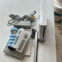 Wii Console, GameCube Compatible 