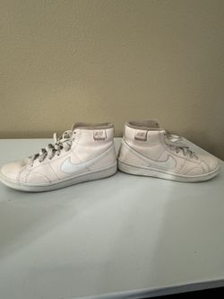 Nike Girls Pink Sneakers (Size 6)