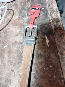 Levi's reversible brown and black belt size 32