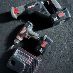 Kit De Soso Y Taladro Craftsman Con 2 Pilas Y Su Cargador Es Husado Pero Trabaja Bien