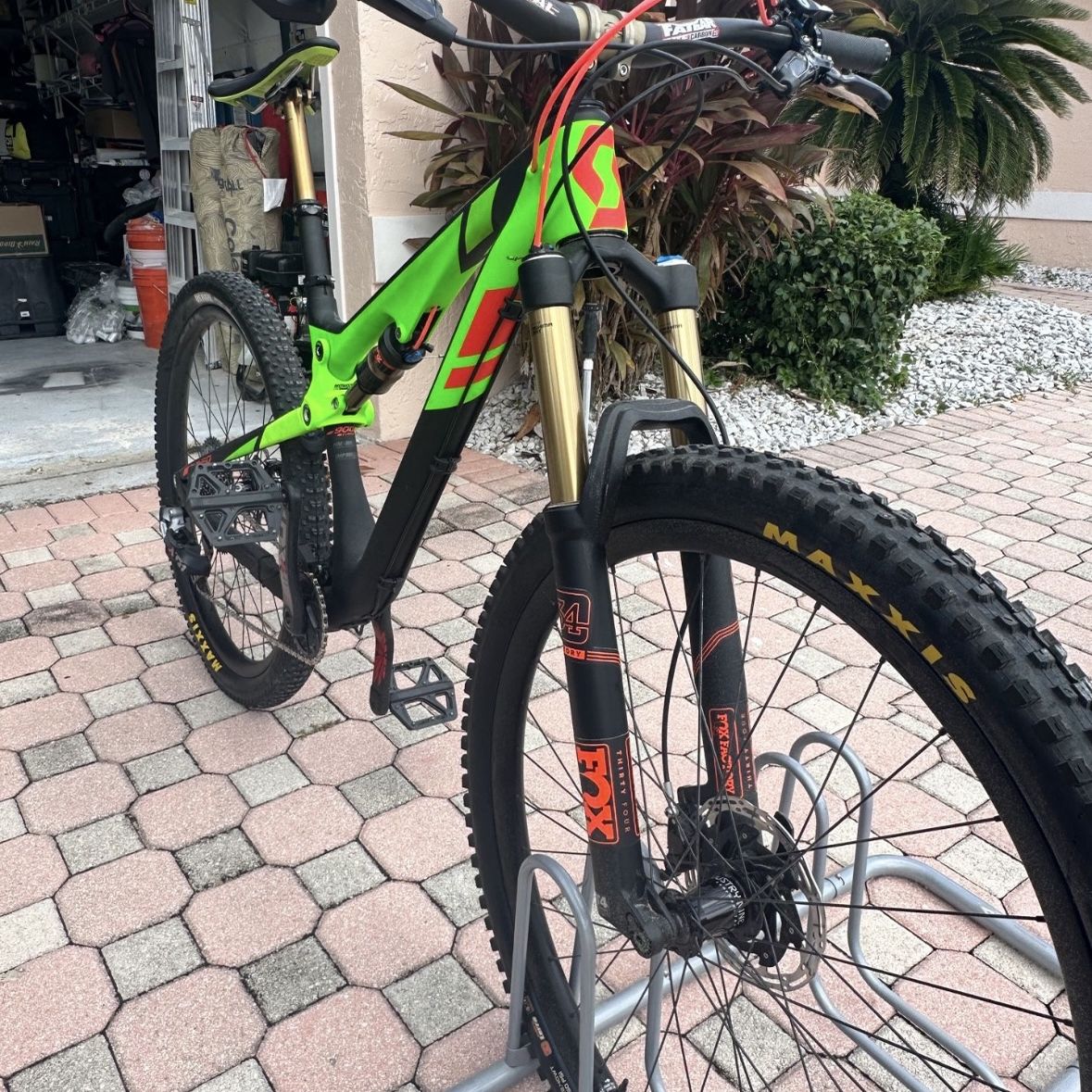 Scott Bike Carbon 29” Fox Full Suspension  Size Medium 