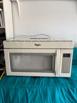 WHIRPOOL 30 INCHES OVER THE RANGE MICROWAVE GREAT CONDITION