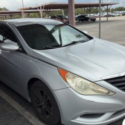 2011 HYUNDAI SONATA