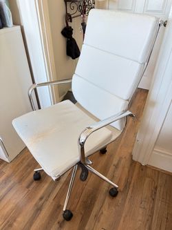 White Leather High-Back Office Chair