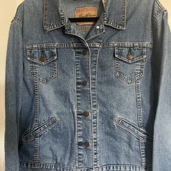 Women’s Levi’s jacket XL