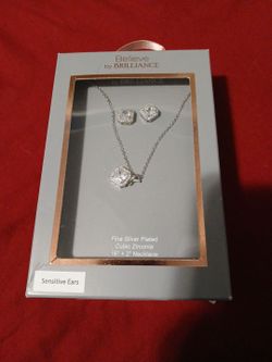 Believe By Brilliance. Necklace and earrings
