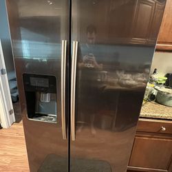 Samsung Refrigerator + Ice Maker, works perfectly