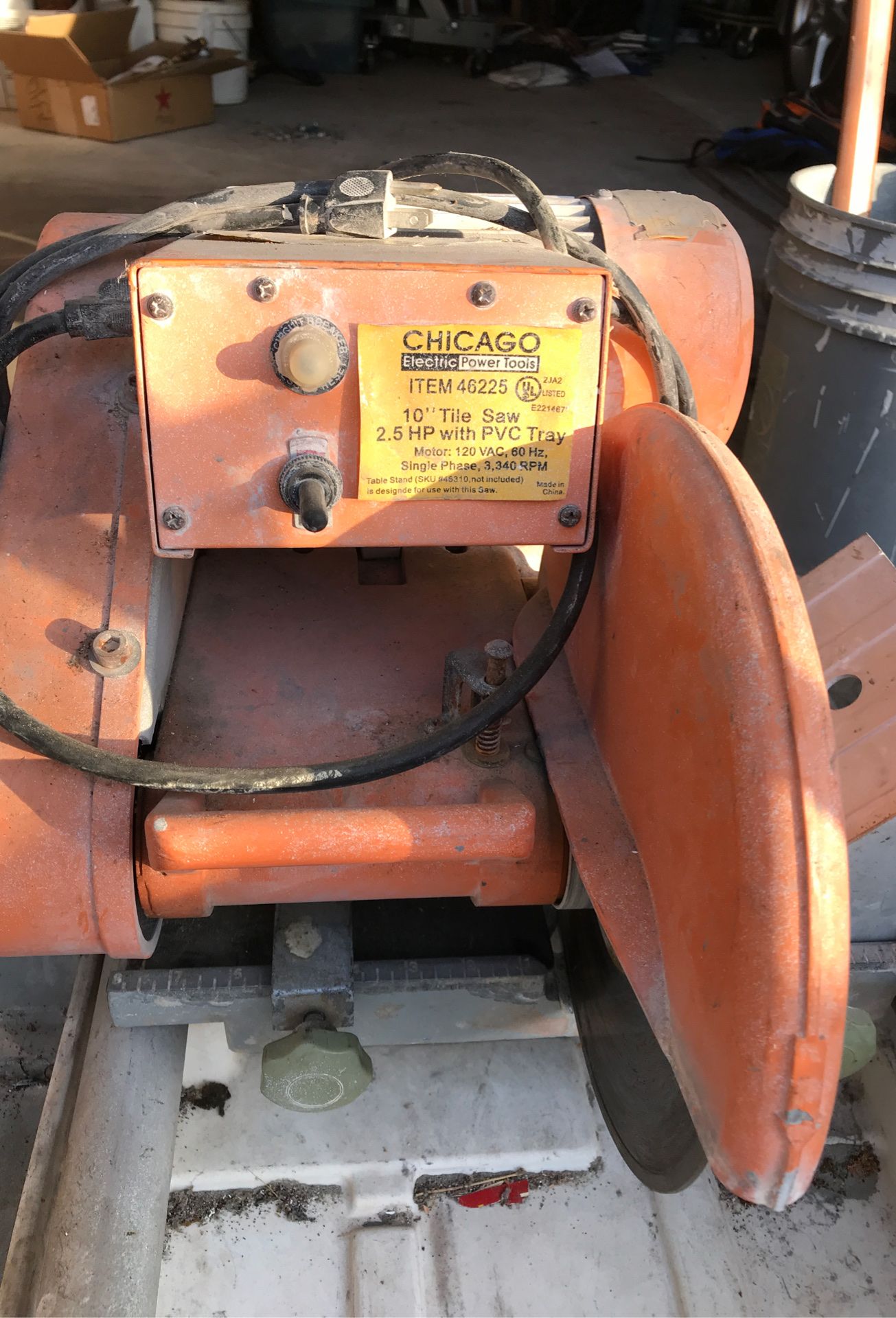 10” tile saw. Harbor freight Chicago electric tool for Sale in El Monte