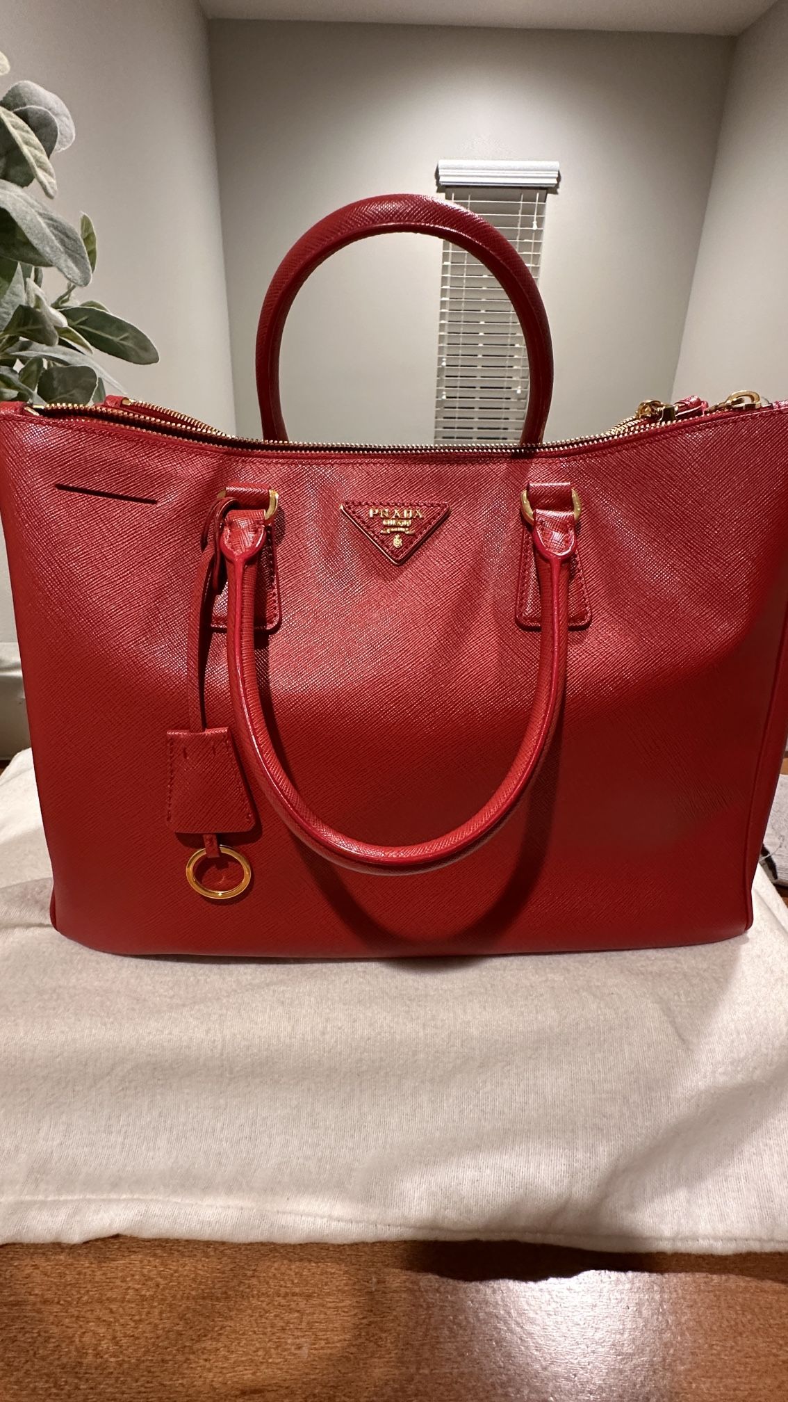 Prada Saffiano large 