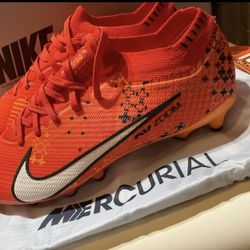 Nike mercurial cleats size 10