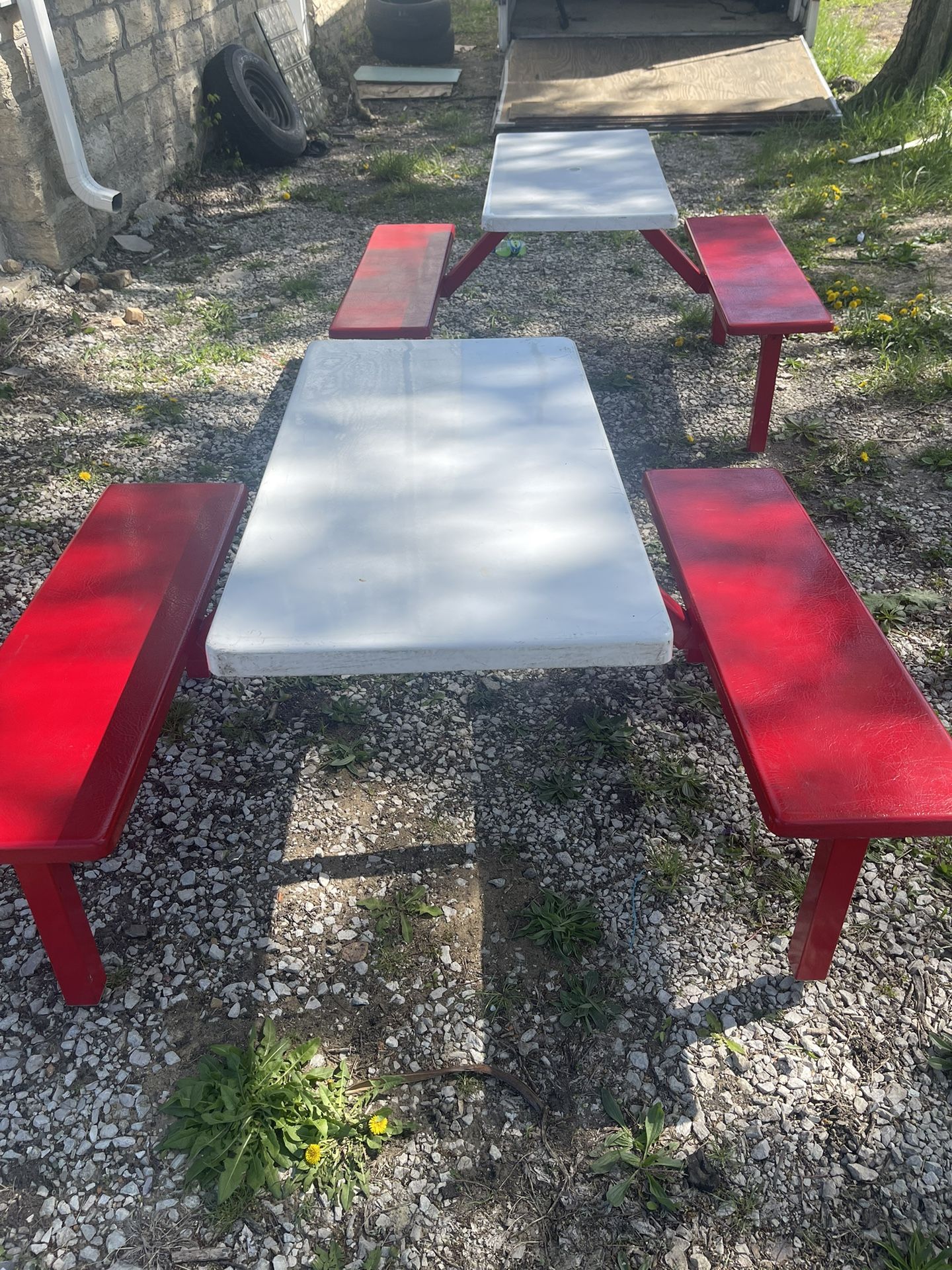 Picnic Tables 