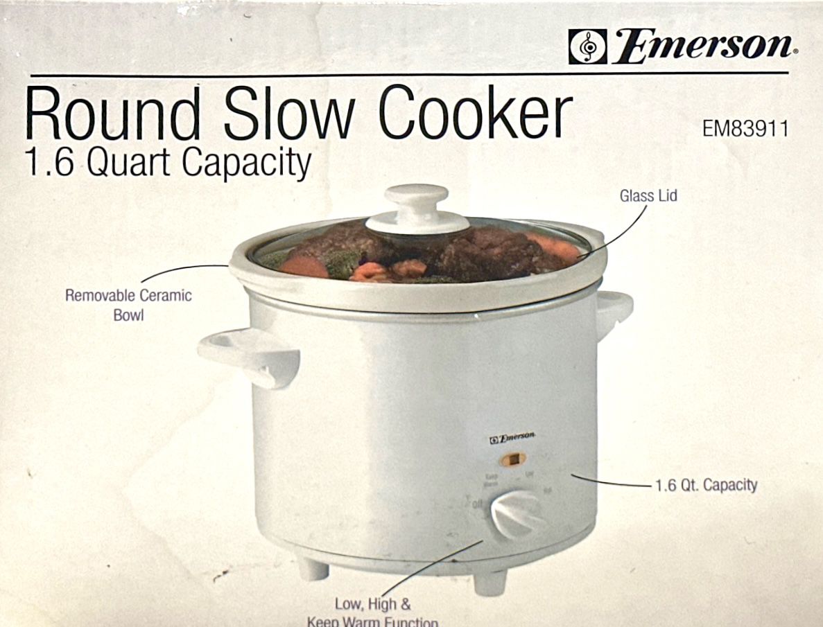 Emerson Round Slow Cooker 1.6 Capacity-White-New in Box. New in Box ! for  Sale in Morton Grove, IL - OfferUp