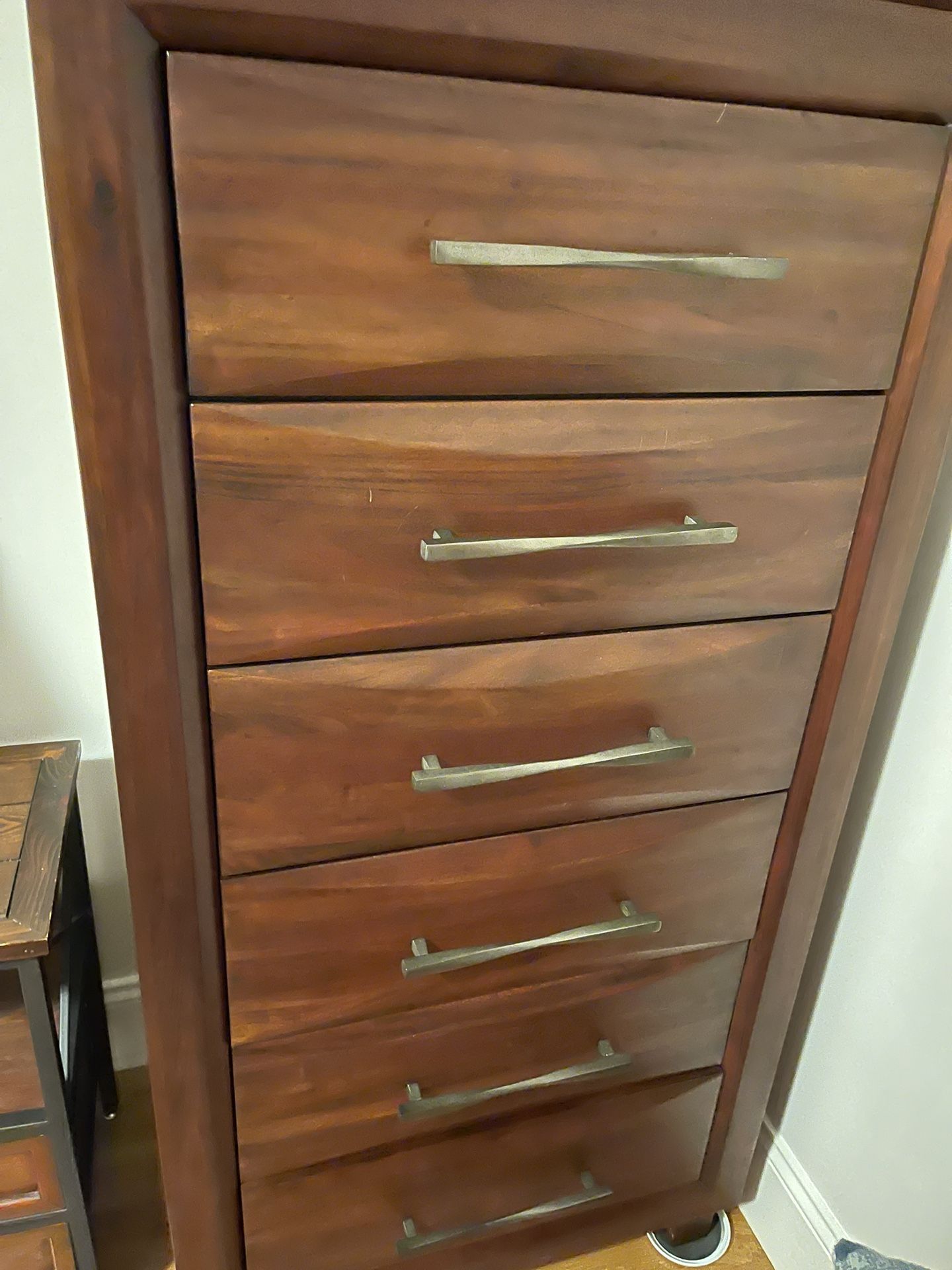 Mahogany Chest Of Drawers
