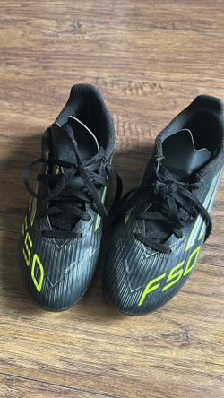 F50 cleats boys 3.5