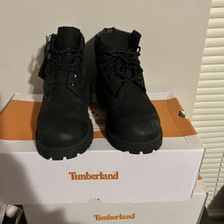 Black Tim’s size 2.5 kids
