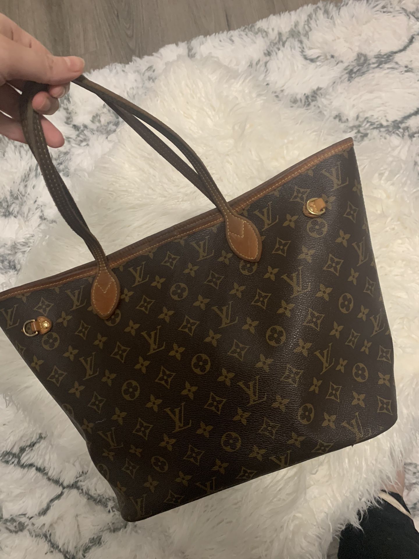 louis vuitton bag in good conditions