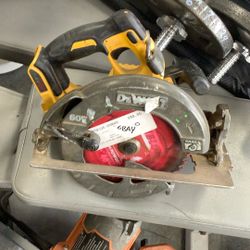 dewalt saw 