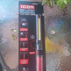 Icon 800 lm rechargeable slim bar light.