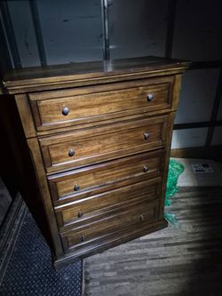 Solid bedroom Dresser
