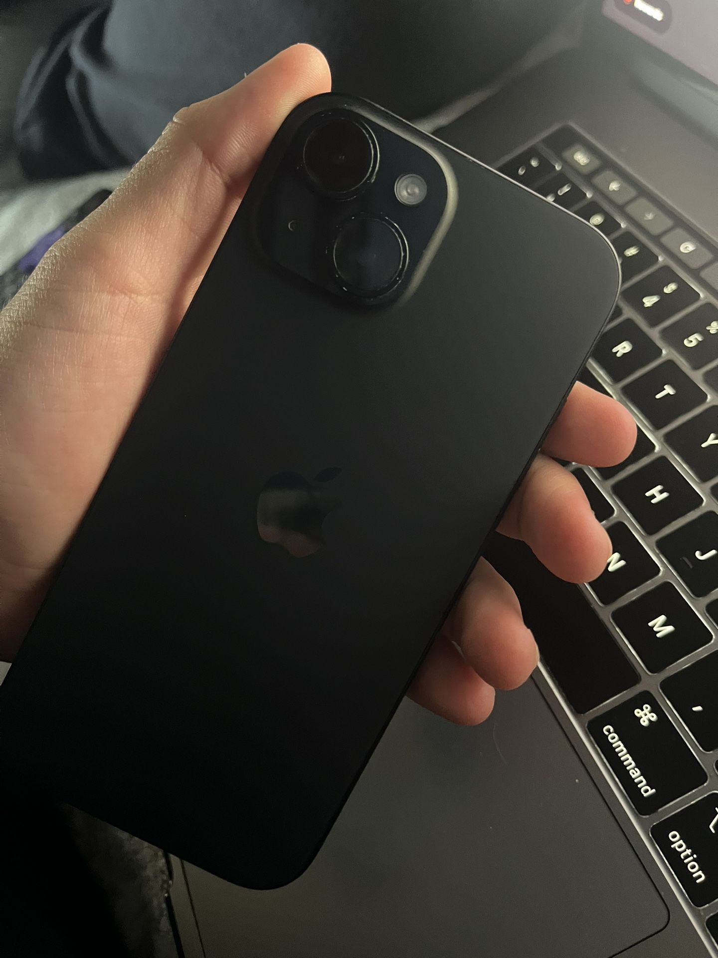 iPhone 15 black