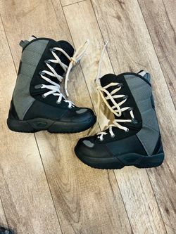 LAMAR SNOWBOARDING BOOTS YOUTH SIZE 2