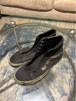 VANS HIGH-TOP BLACK AND CAMO GREEN DESIGN