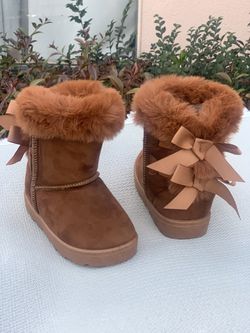 Warm boots for little girls infants and kids sizes 8,9,10,11,12,13,1,2,3,4
